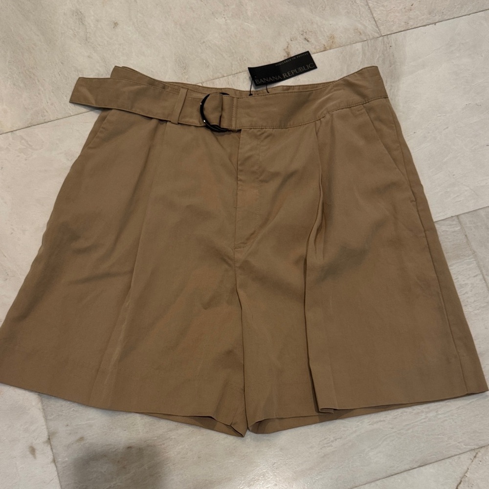 NWT Banana Republic Khaki Belted Shorts